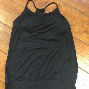 Lululemon black top women size 6